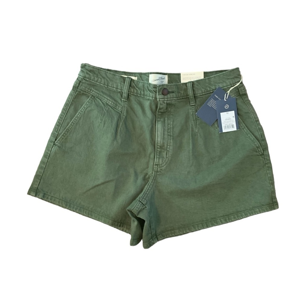 Universal Thread Women's A-Line
Vintage Stretch Midi Shorts - Picture 3 of 9